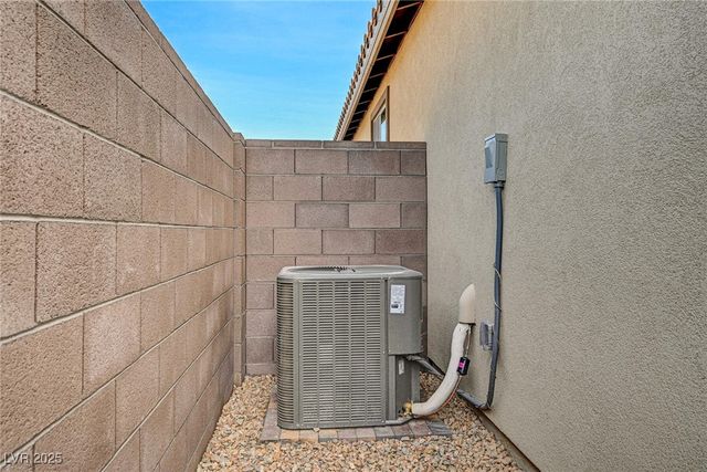 10255 Crimson Currant Street, Las Vegas, NV 89143