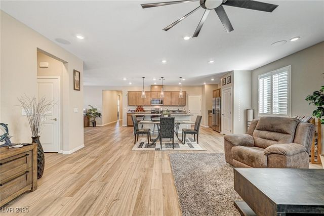 10255 Crimson Currant Street, Las Vegas, NV 89143