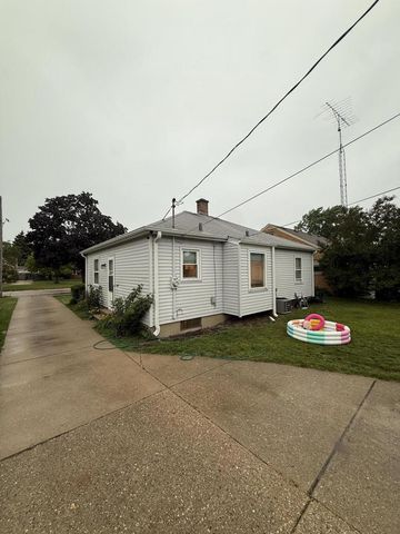 7531 25th AVENUE, Kenosha, WI 53143