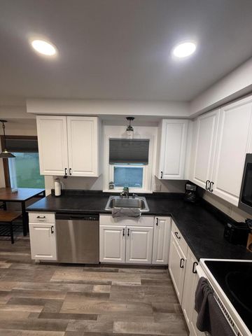 7531 25th AVENUE, Kenosha, WI 53143