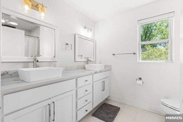 28 Lamb Court, Norwood, NJ 07648