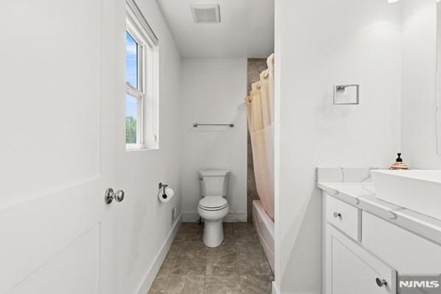 28 Lamb Court, Norwood, NJ 07648