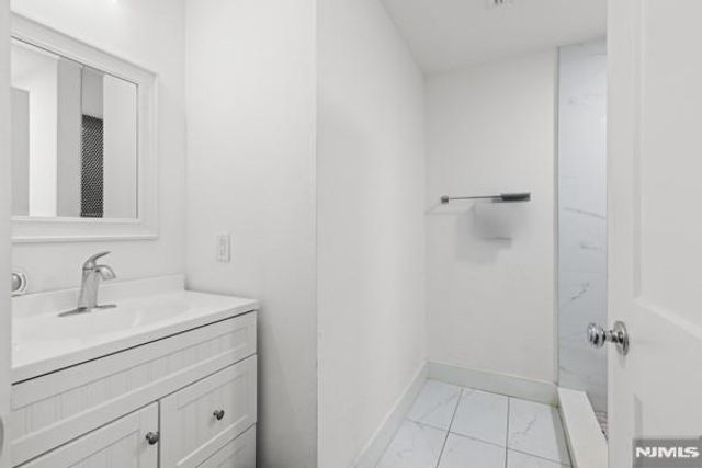 28 Lamb Court, Norwood, NJ 07648