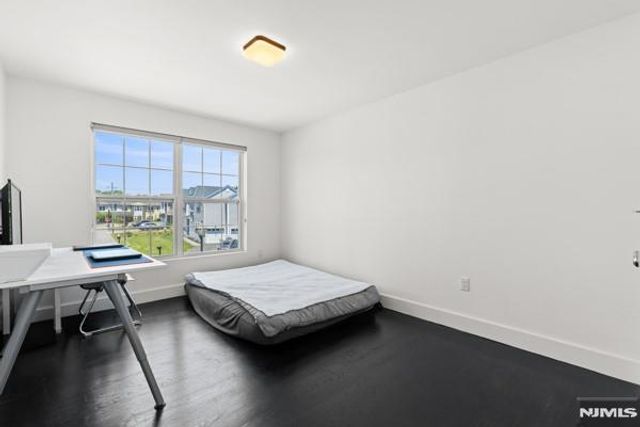 28 Lamb Court, Norwood, NJ 07648