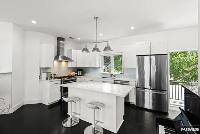 28 Lamb Court, Norwood, NJ 07648