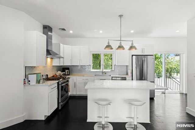 28 Lamb Court, Norwood, NJ 07648