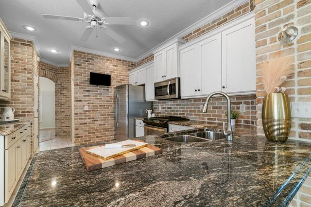 12304 WYCLIFF PLACE, Tampa, FL 33626