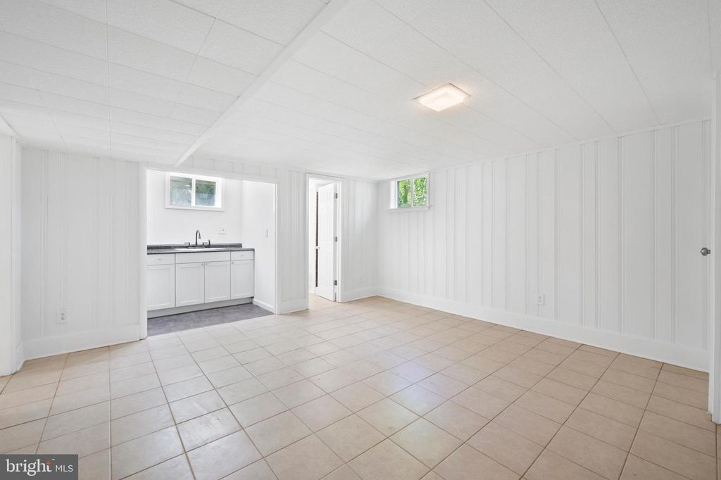 Image 19 of property listing at 4904 41ST PL, Hyattsville, MD 20781