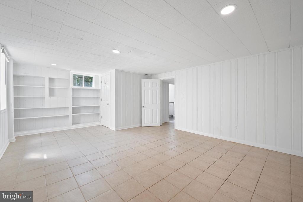 Image 21 of property listing at 4904 41ST PL, Hyattsville, MD 20781