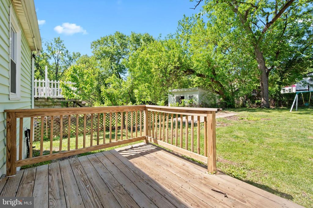 Image 23 of property listing at 4904 41ST PL, Hyattsville, MD 20781