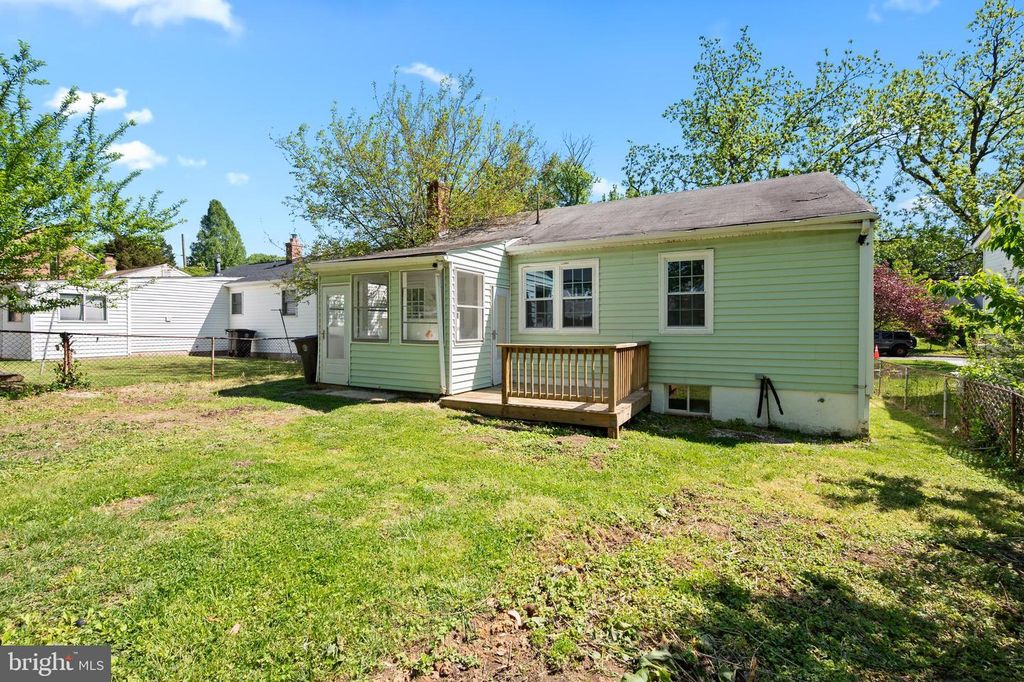 Image 25 of property listing at 4904 41ST PL, Hyattsville, MD 20781