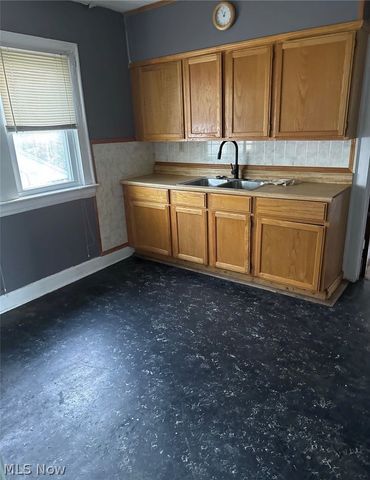 3290 E 143, Cleveland, OH 44120