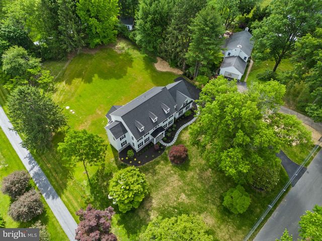 17 HICKORY LN, Malvern, PA 19355