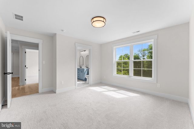 17 HICKORY LN, Malvern, PA 19355