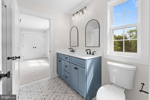 17 HICKORY LN, Malvern, PA 19355