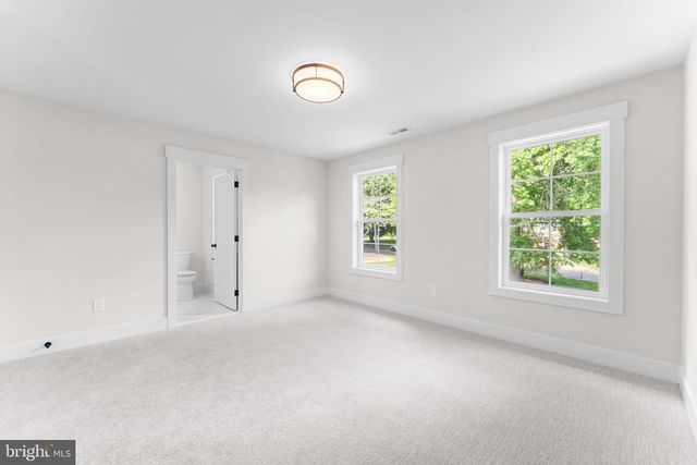 17 HICKORY LN, Malvern, PA 19355