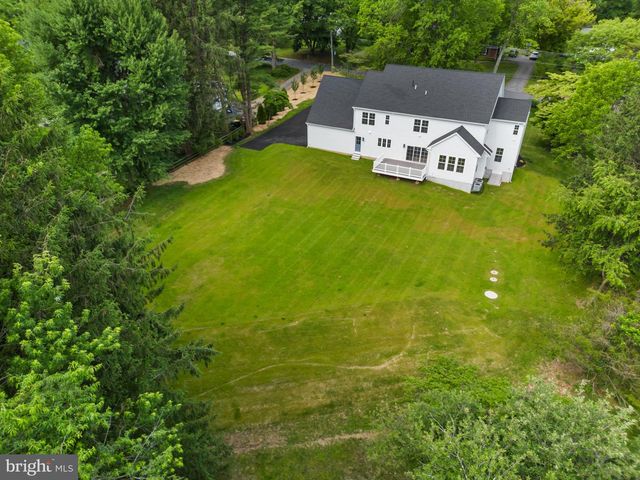 17 HICKORY LN, Malvern, PA 19355