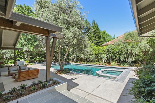 640 Lake Wilhaggin Dr, Sacramento, CA 95864