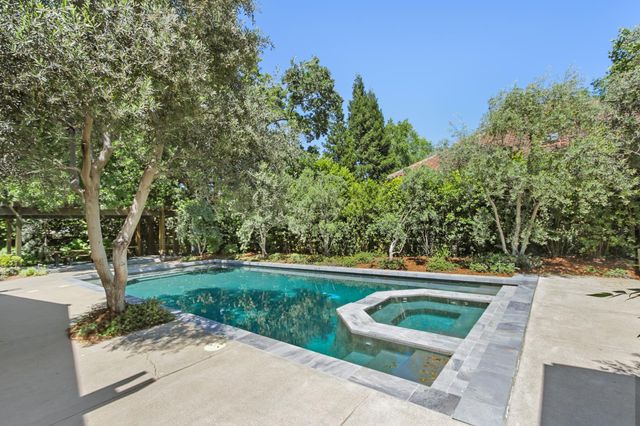 640 Lake Wilhaggin Dr, Sacramento, CA 95864