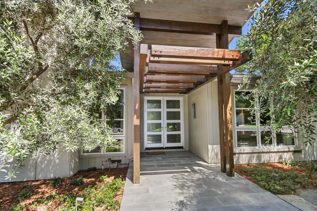 640 Lake Wilhaggin Dr, Sacramento, CA 95864