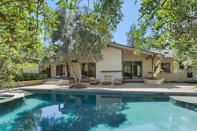 640 Lake Wilhaggin Dr, Sacramento, CA 95864