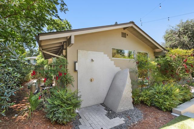 640 Lake Wilhaggin Dr, Sacramento, CA 95864
