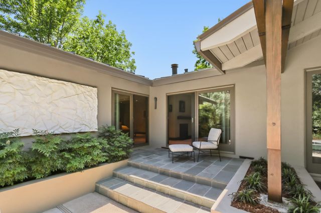 640 Lake Wilhaggin Dr, Sacramento, CA 95864