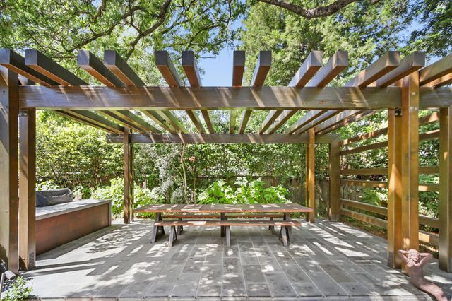 640 Lake Wilhaggin Dr, Sacramento, CA 95864