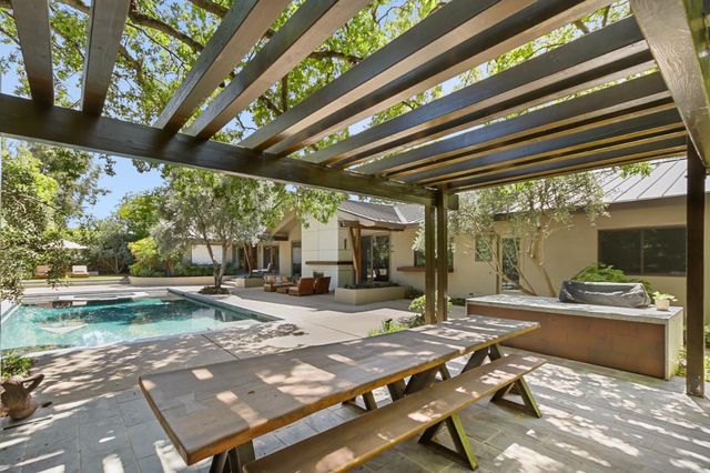 640 Lake Wilhaggin Dr, Sacramento, CA 95864