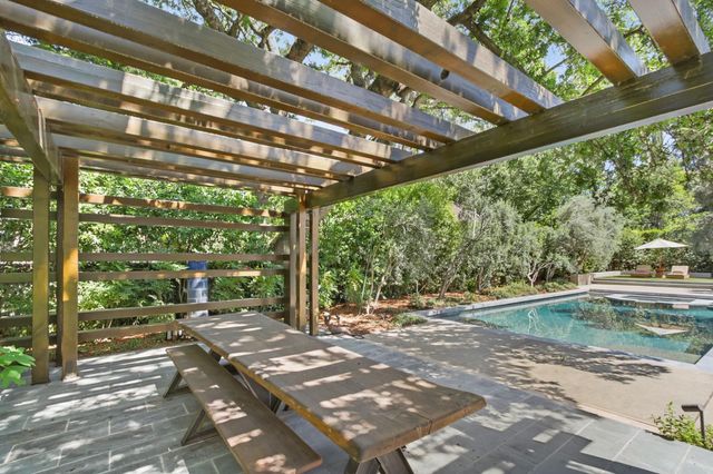 640 Lake Wilhaggin Dr, Sacramento, CA 95864
