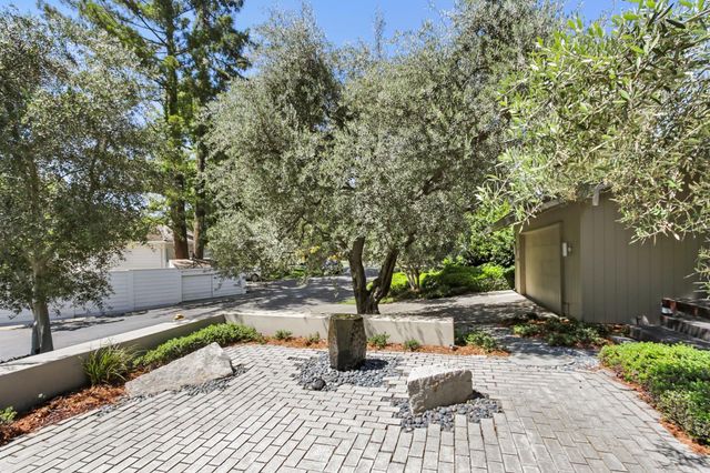 640 Lake Wilhaggin Dr, Sacramento, CA 95864