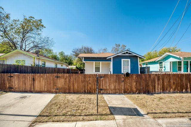 1519 N Sabinas, San Antonio, TX 78207