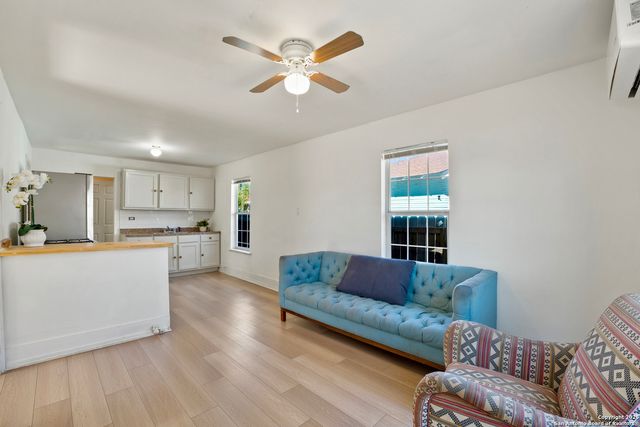 1519 N Sabinas, San Antonio, TX 78207