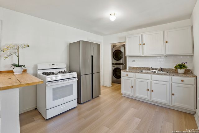 1519 N Sabinas, San Antonio, TX 78207