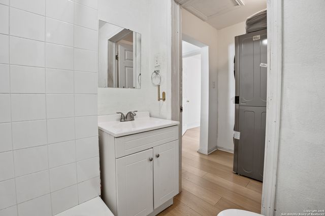 1519 N Sabinas, San Antonio, TX 78207