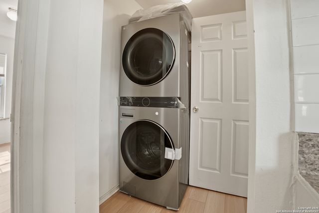 1519 N Sabinas, San Antonio, TX 78207