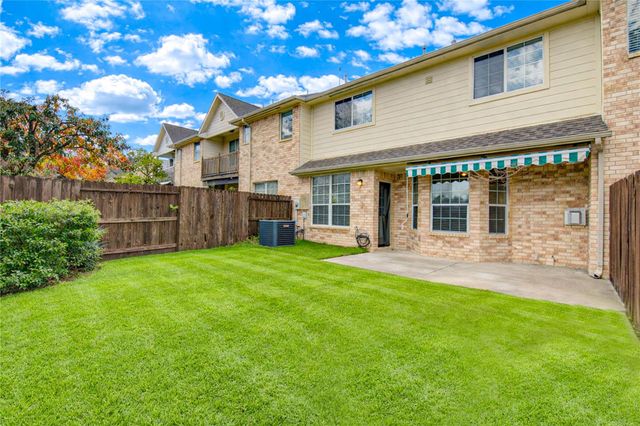 7611 S Linpar Court S, Houston, TX 77040