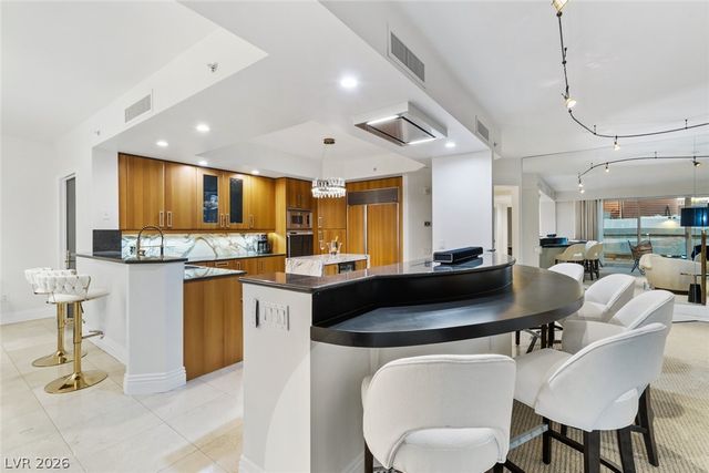 2857 Paradise Road 602, Las Vegas, NV 89109