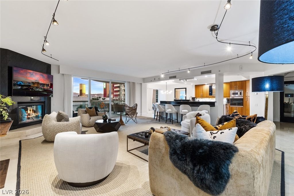 2857 Paradise Road 602, Las Vegas, NV 89109 — photo 2