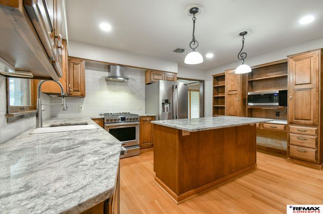 701 S Cotner Boulevard, Lincoln, NE 68510