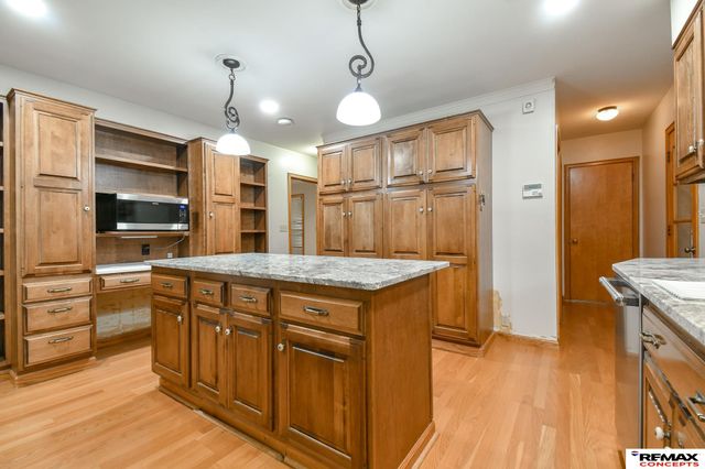 701 S Cotner Boulevard, Lincoln, NE 68510
