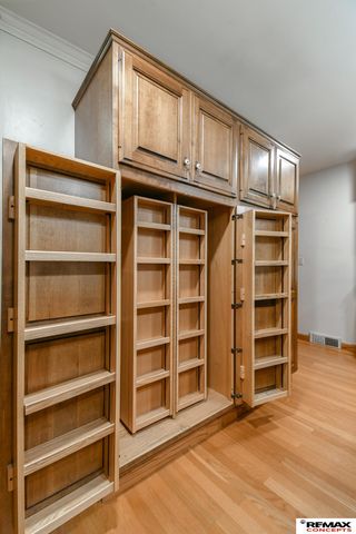 701 S Cotner Boulevard, Lincoln, NE 68510