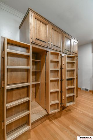 701 S Cotner Boulevard, Lincoln, NE 68510