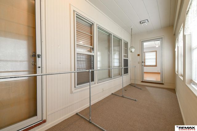 701 S Cotner Boulevard, Lincoln, NE 68510