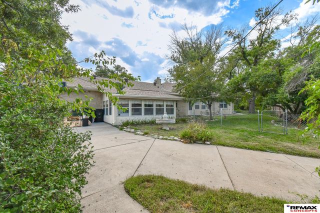 701 S Cotner Boulevard, Lincoln, NE 68510