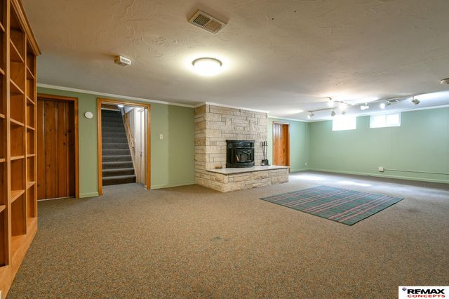 701 S Cotner Boulevard, Lincoln, NE 68510