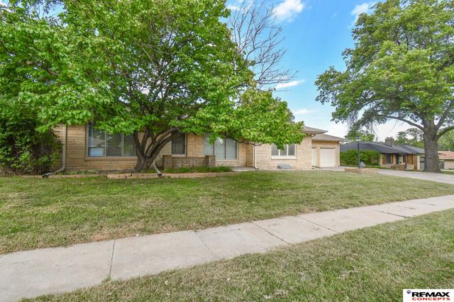 701 S Cotner Boulevard, Lincoln, NE 68510