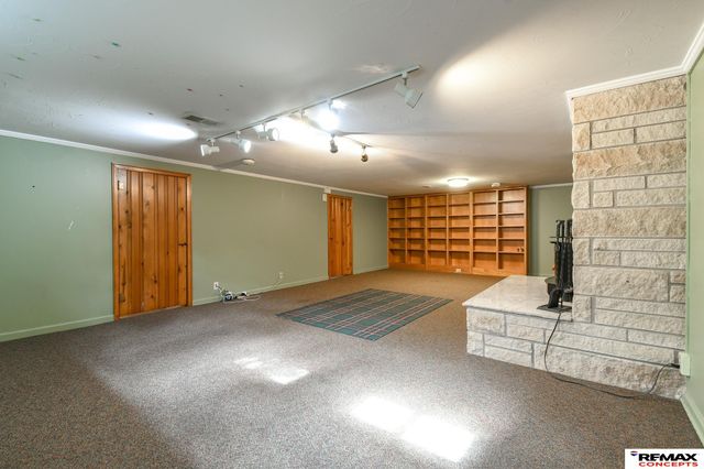 701 S Cotner Boulevard, Lincoln, NE 68510