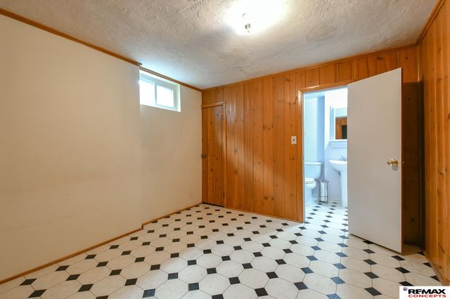 701 S Cotner Boulevard, Lincoln, NE 68510