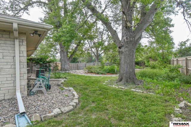 701 S Cotner Boulevard, Lincoln, NE 68510
